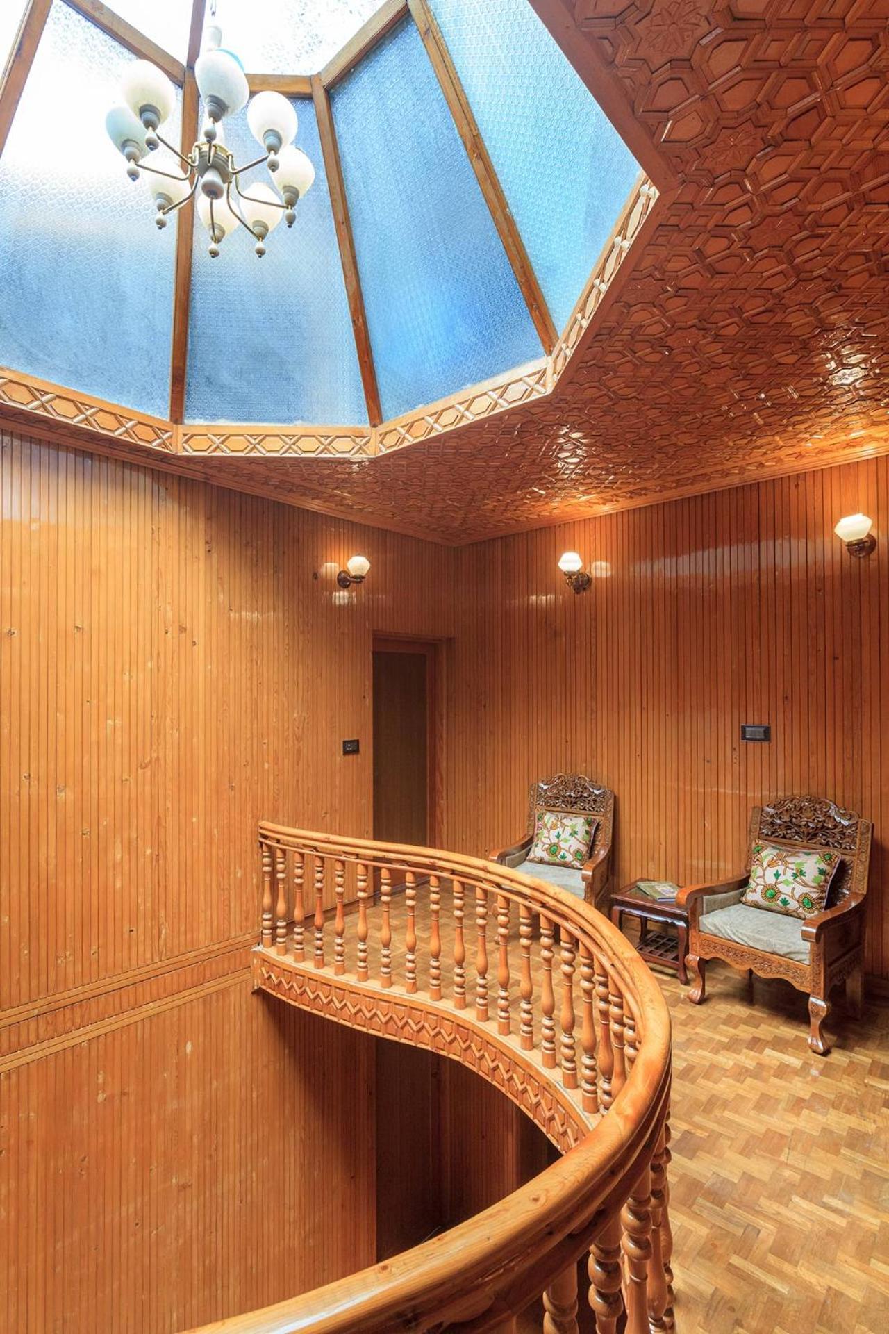 Stayvista At Pinewood Villa - Pet Friendly Villa With Lawn & Pool Table Сринагар Экстерьер фото