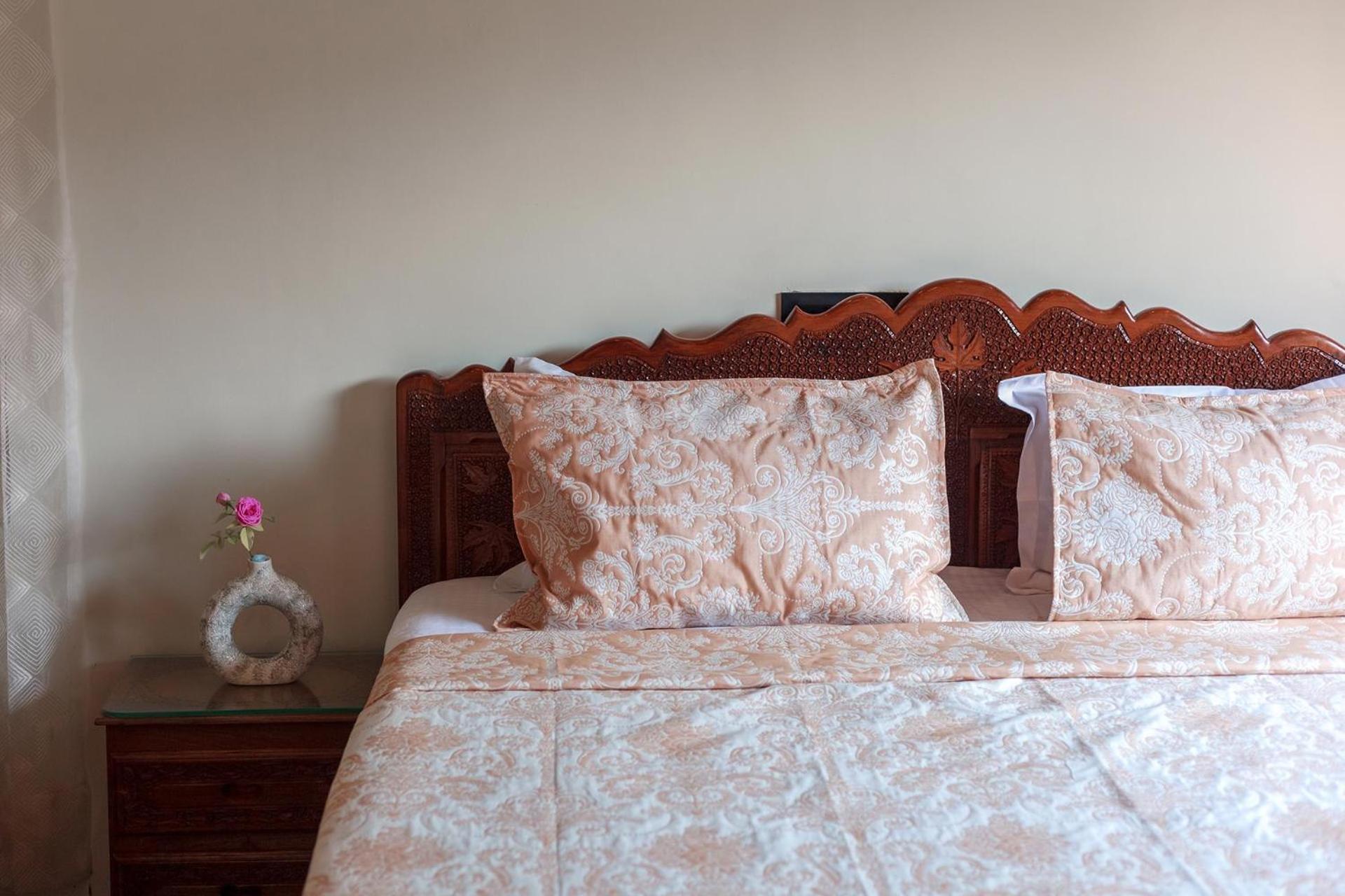 Stayvista At Pinewood Villa - Pet Friendly Villa With Lawn & Pool Table Сринагар Экстерьер фото